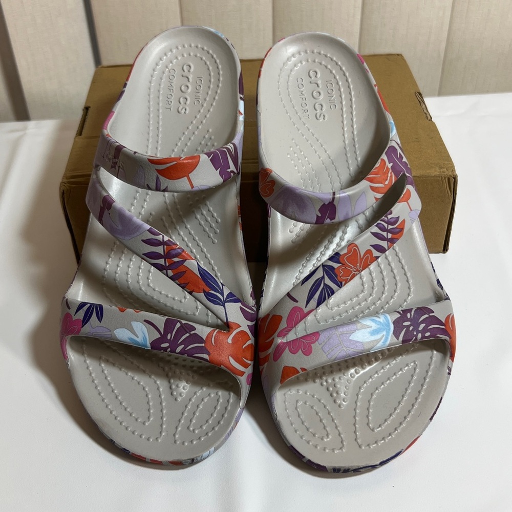 CROCS Women's Floral Sandals - Multicolor